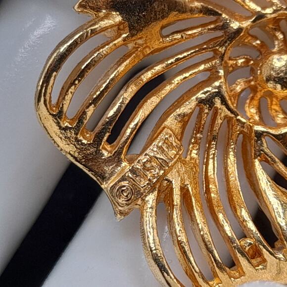 Vintage Lisner Brooch, Blue AB Rhinestones, Gold Tone, 1960s Jewelry - Picture 5 of 10